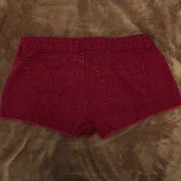 Dark red low rise jean shorts - Picture 2 of 4